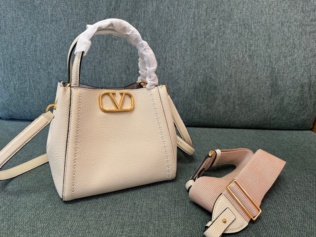Valentino Small 19 Handbag White Calfskin 538536