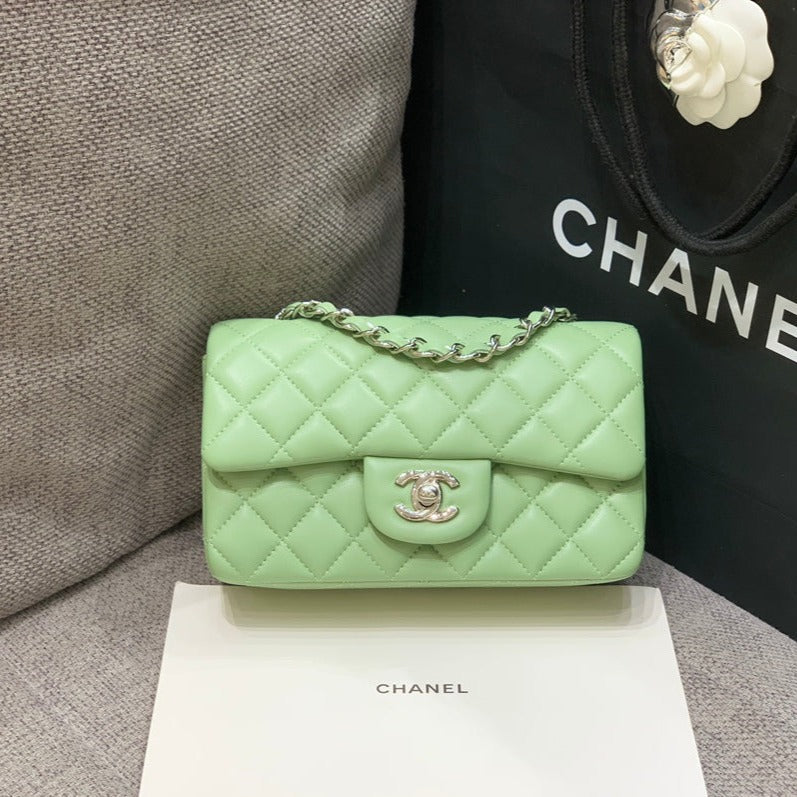 Louis Vuitton Flap Bag silver – front view