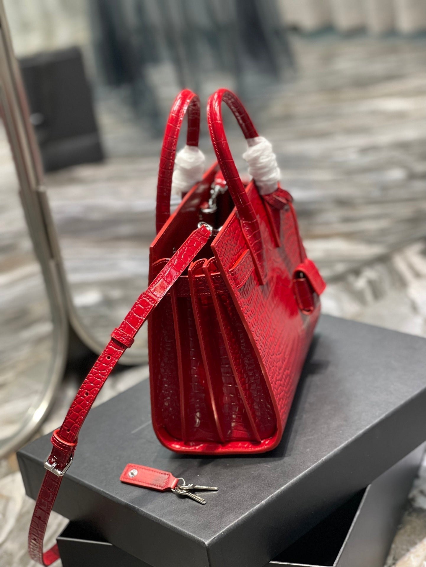 SAC DE JOUR BABY 26 RED Calfskin GOLD Hardware