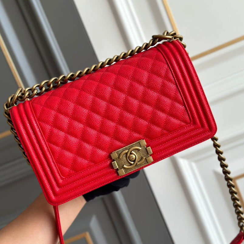 boy medium 25 red quilted caviar antique ghw | Studio Nafay