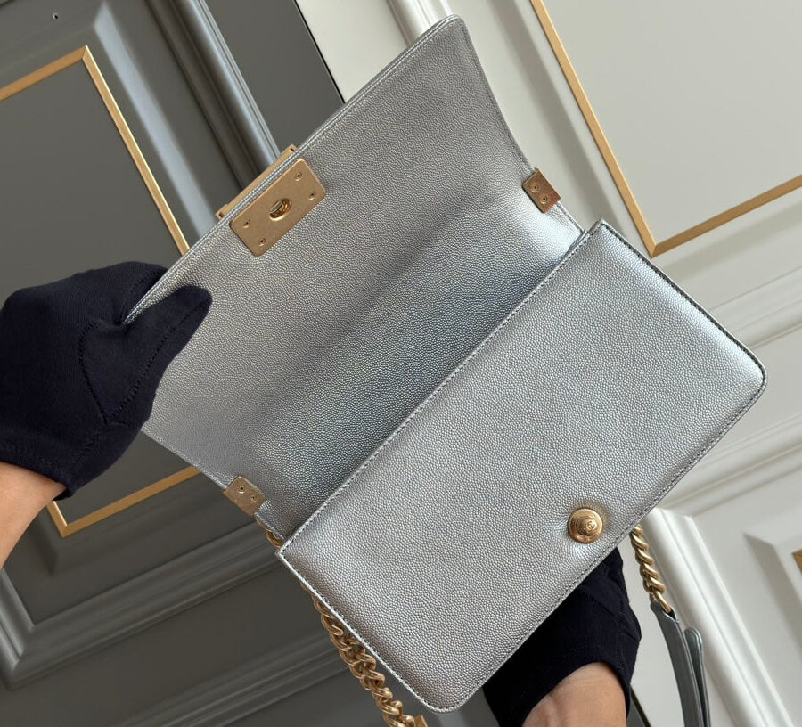 boy medium 25 grey chevron caviar aged gold hardware | Studio Nafay