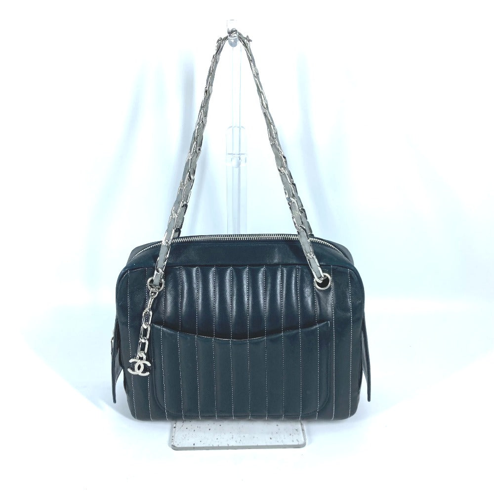 Chanel Shoulder Bag black – front view