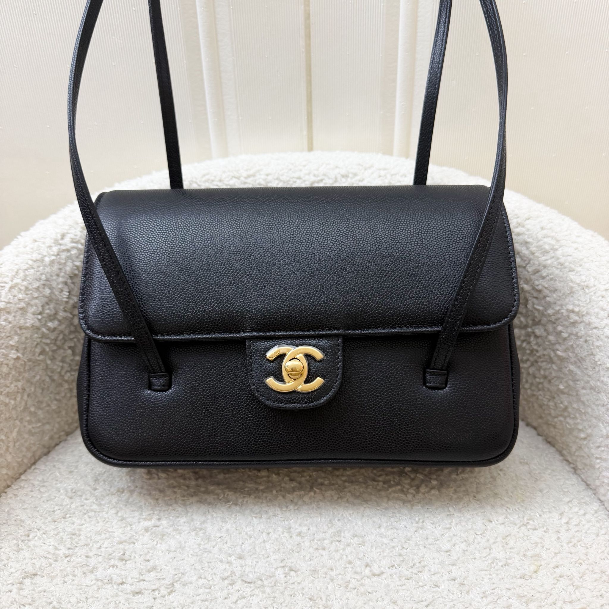 Chanel 26P Preppy Coco Small Flap Bag In Black Caviar And GHW (mode…