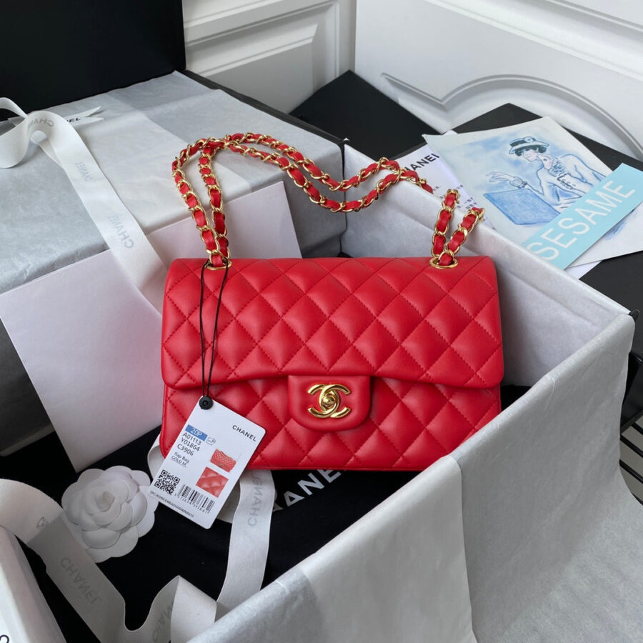 Chanel Classic Flap gold bag – front view